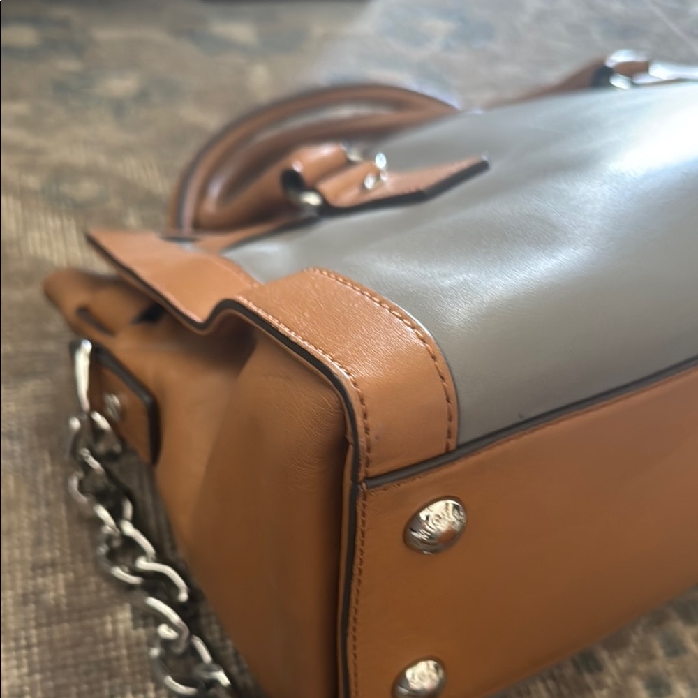EUC Michael Kors Frame Out East/West Hamilton Set - Picture 6 of 11